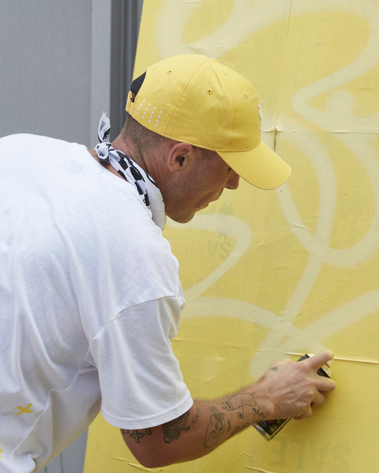 4 X 4 CROSS DOLLAR CAP YELLOW - Image 6