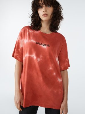 SUPER NATURE SS TEE RED DYE