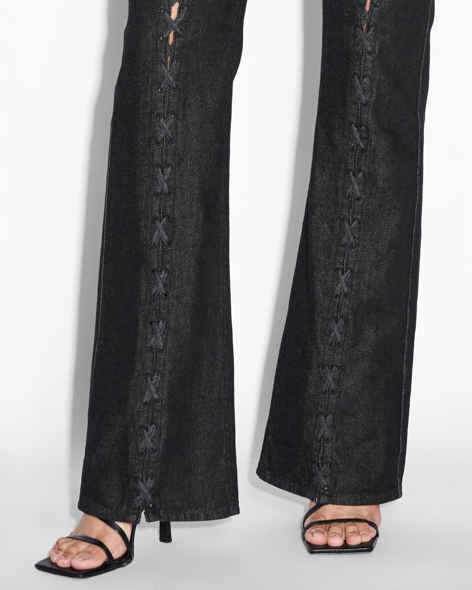 SOHO EBONY LACED - Image 8