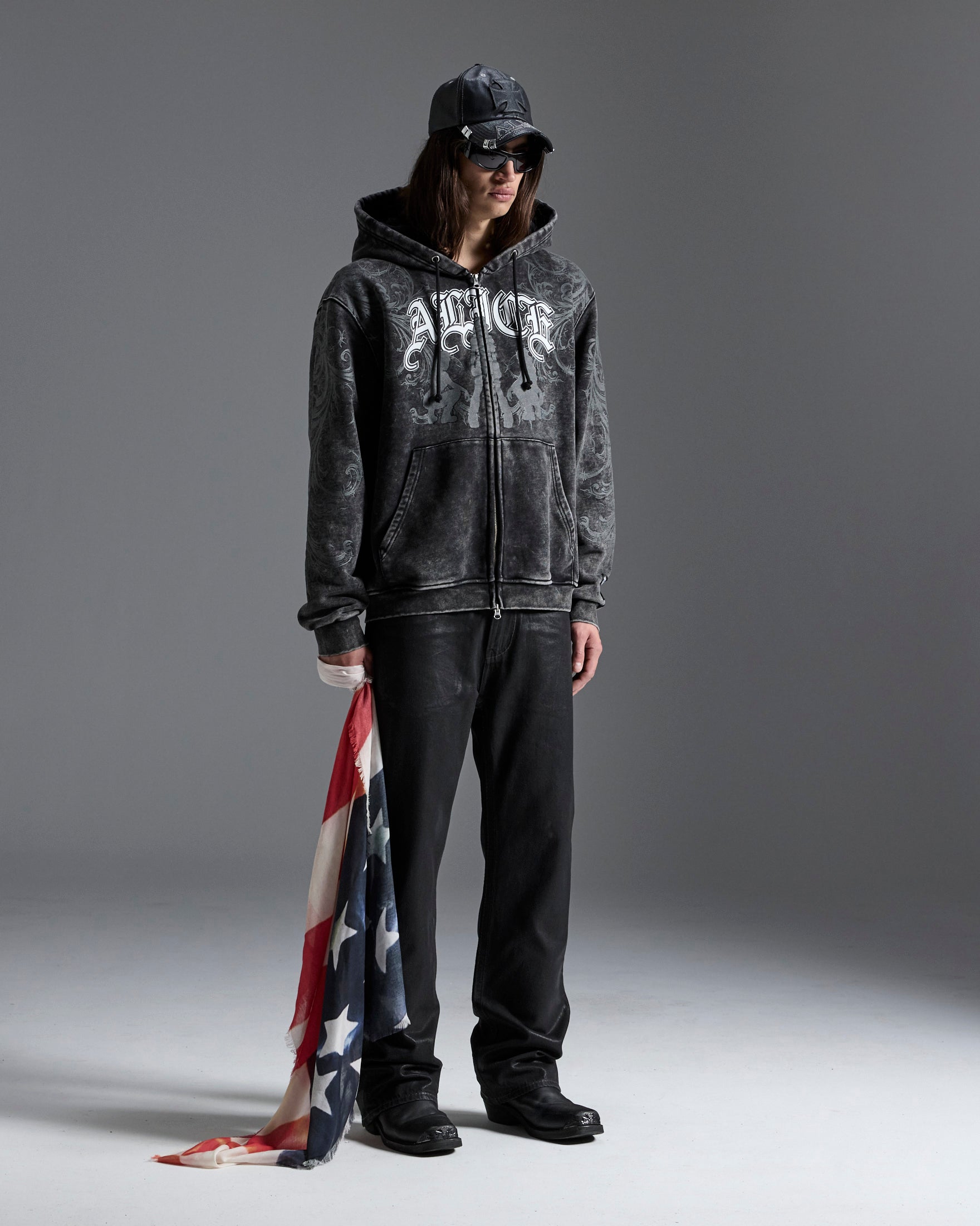 KSUBI X ALICE HOLLYWOOD GRAPHIC ZIP HOODIE BLACK - Image 3