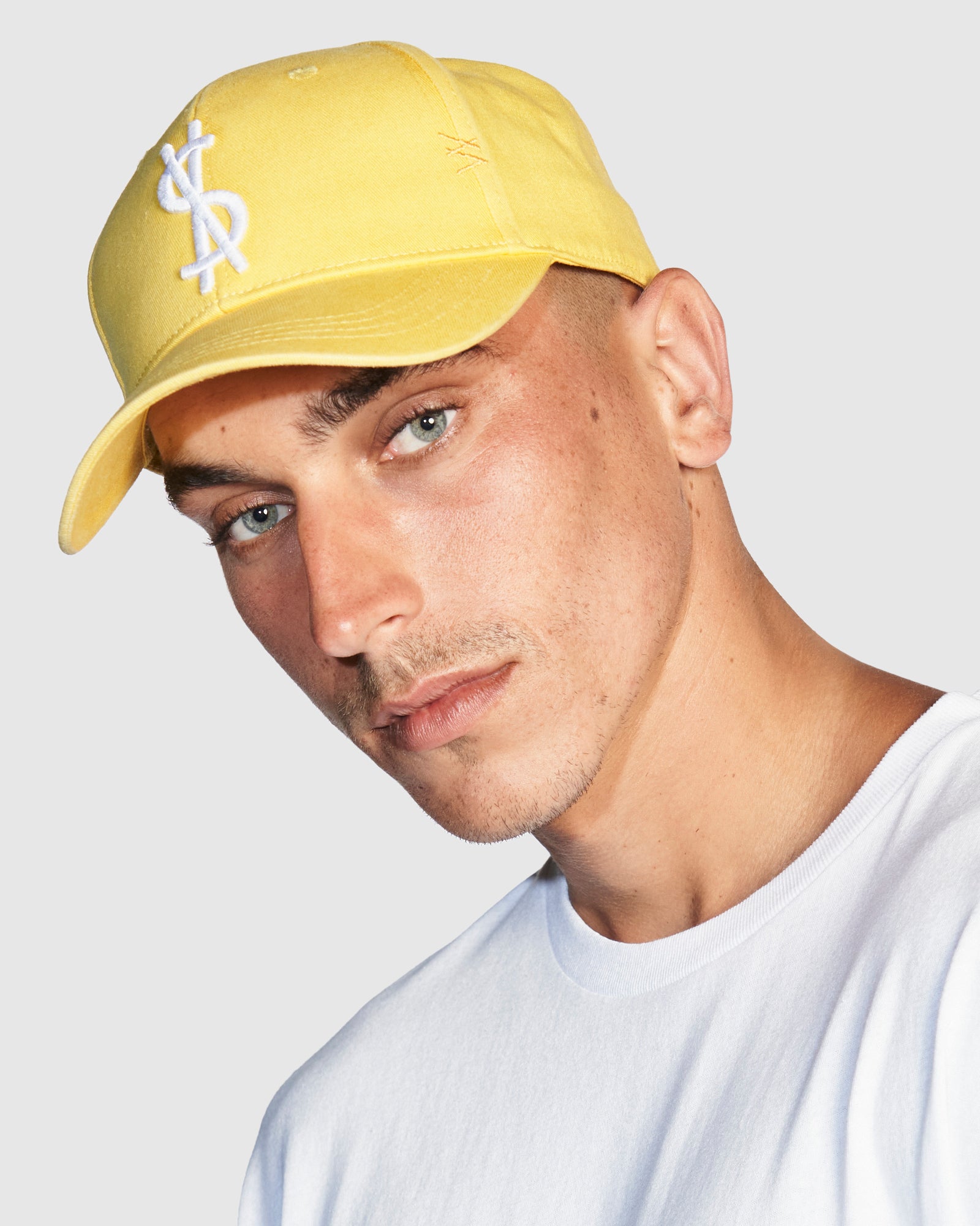 4 X 4 CROSS DOLLAR CAP YELLOW - Image 2
