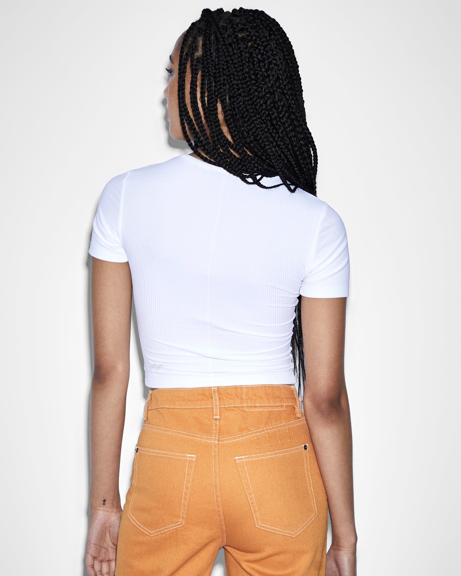 CHARMED KEYHOLE TEE WHITE - Image 3