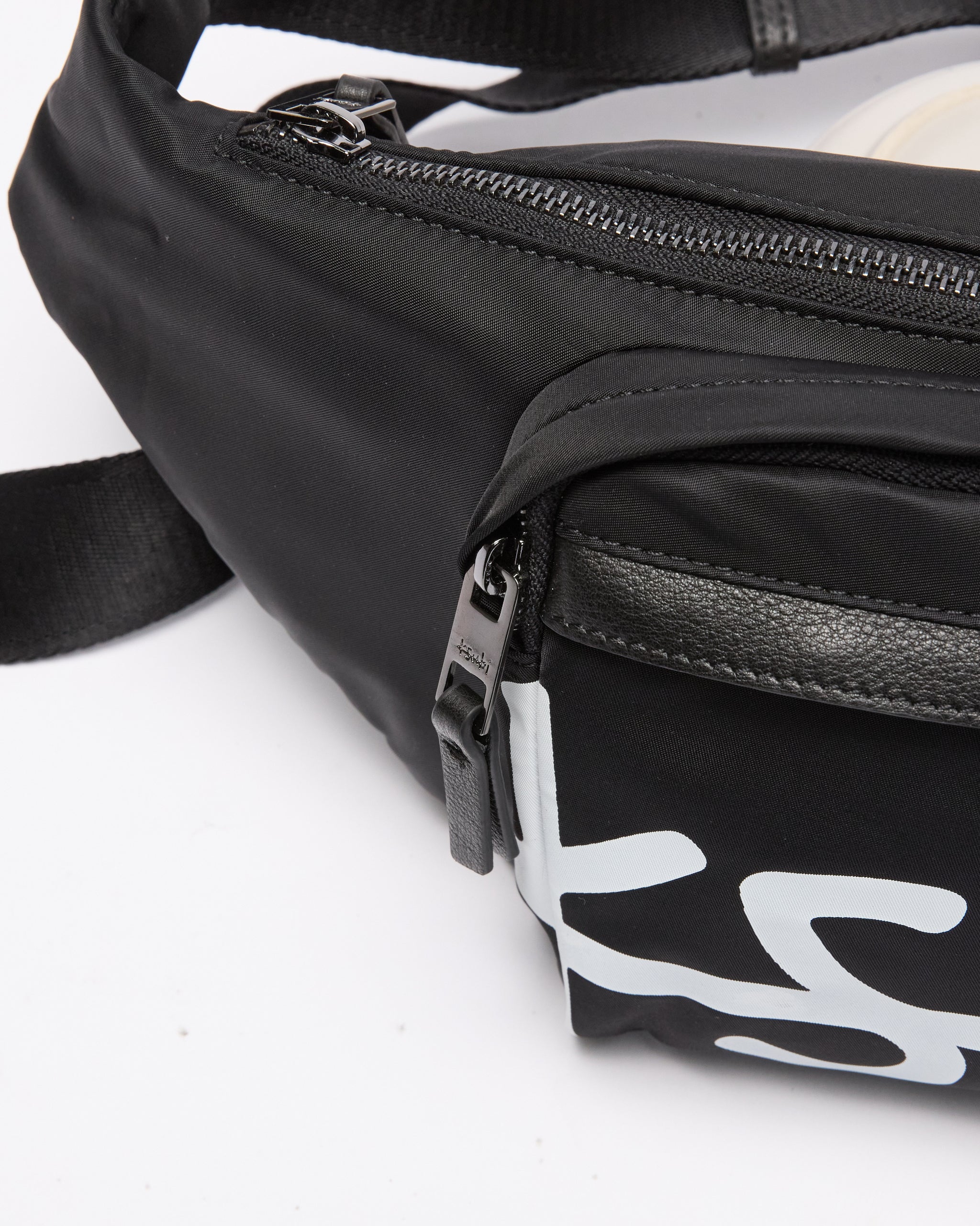 BAG1999BUMBAG_221_2048x.jpg