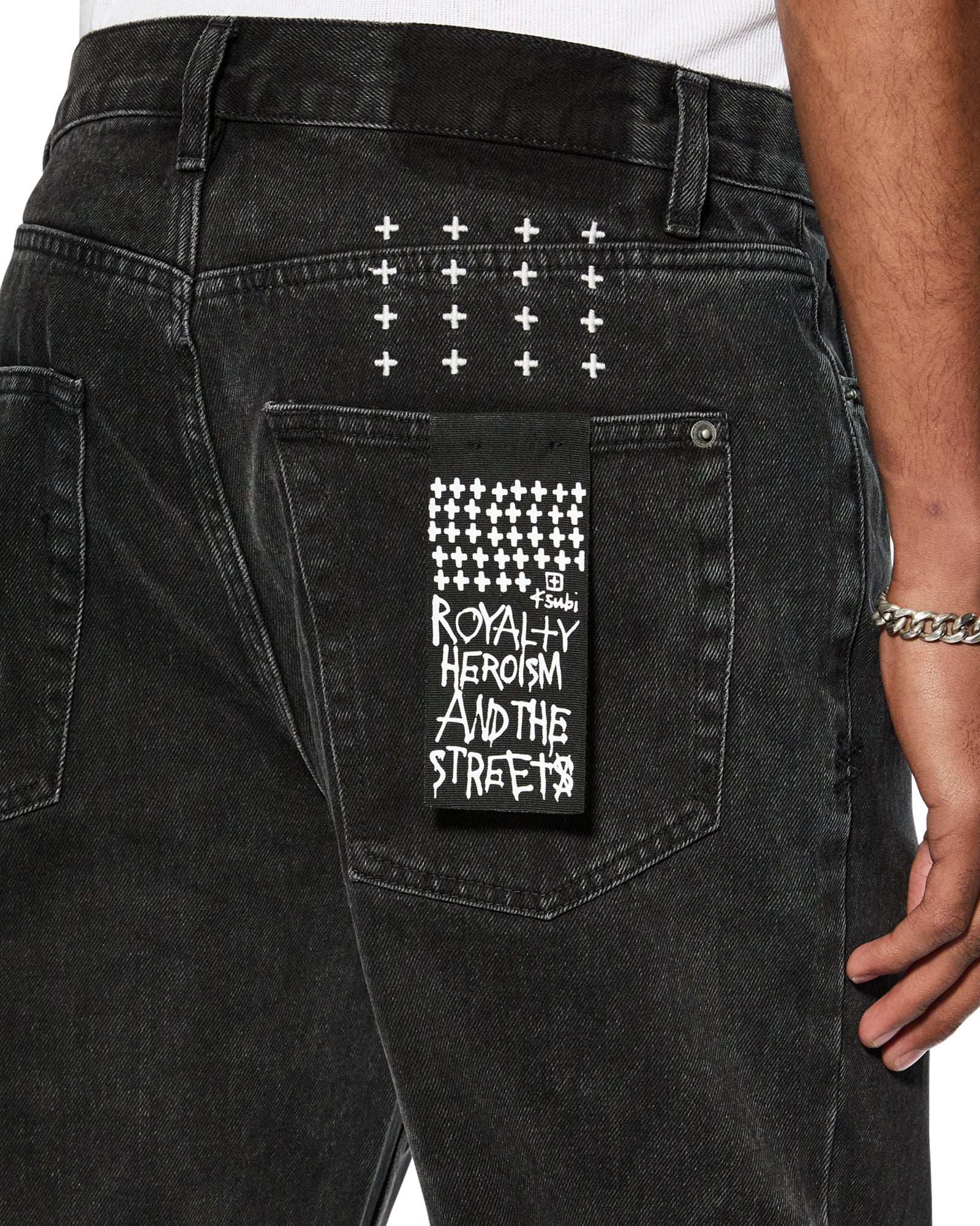 JEANS_ANTIKNOIR_572_2048x.jpg