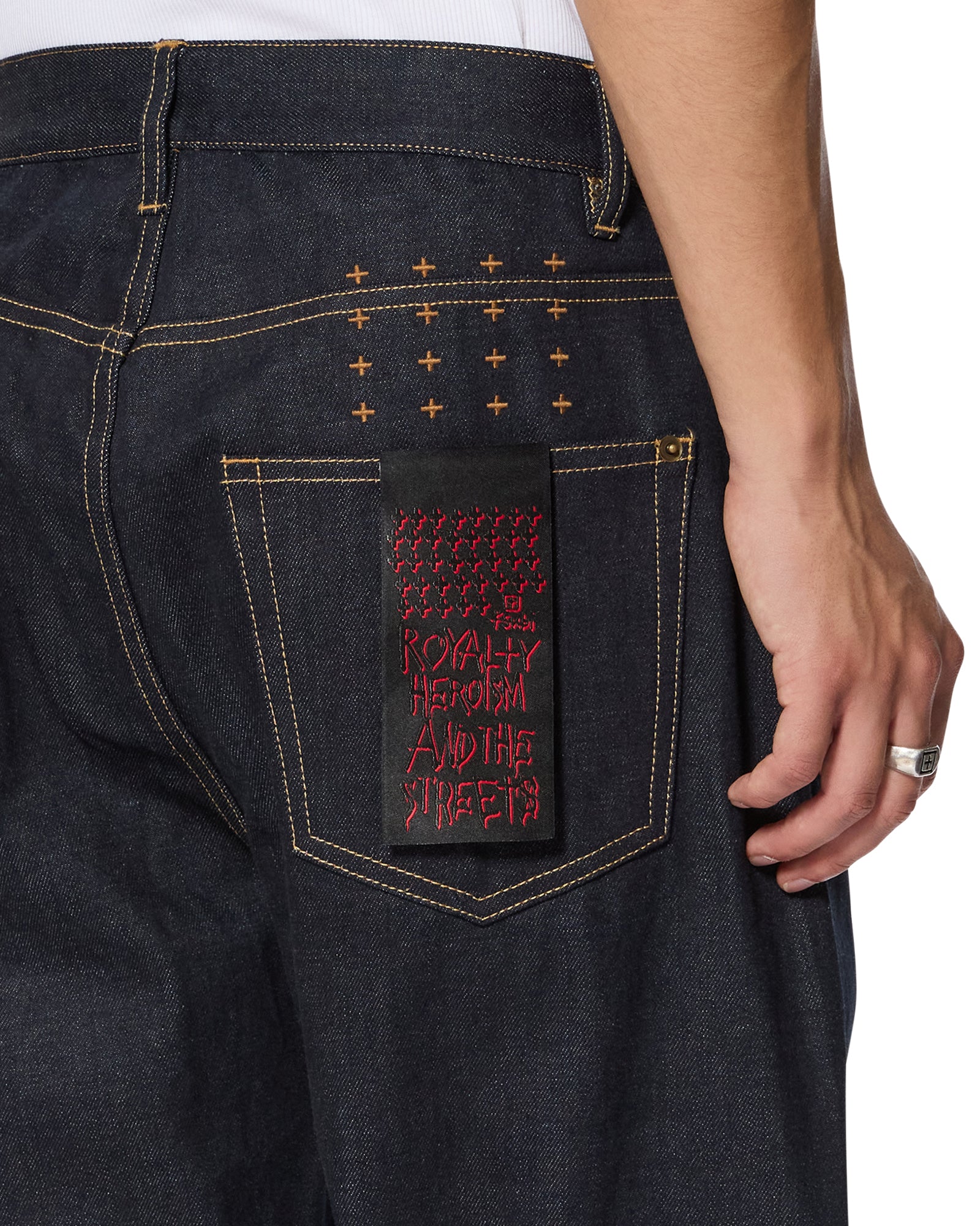 JEANS_ANTIKSELVEDGERAW_1611_1c876942-bc1f-4cb0-a759-2f59efcdb06d_2048x.jpg