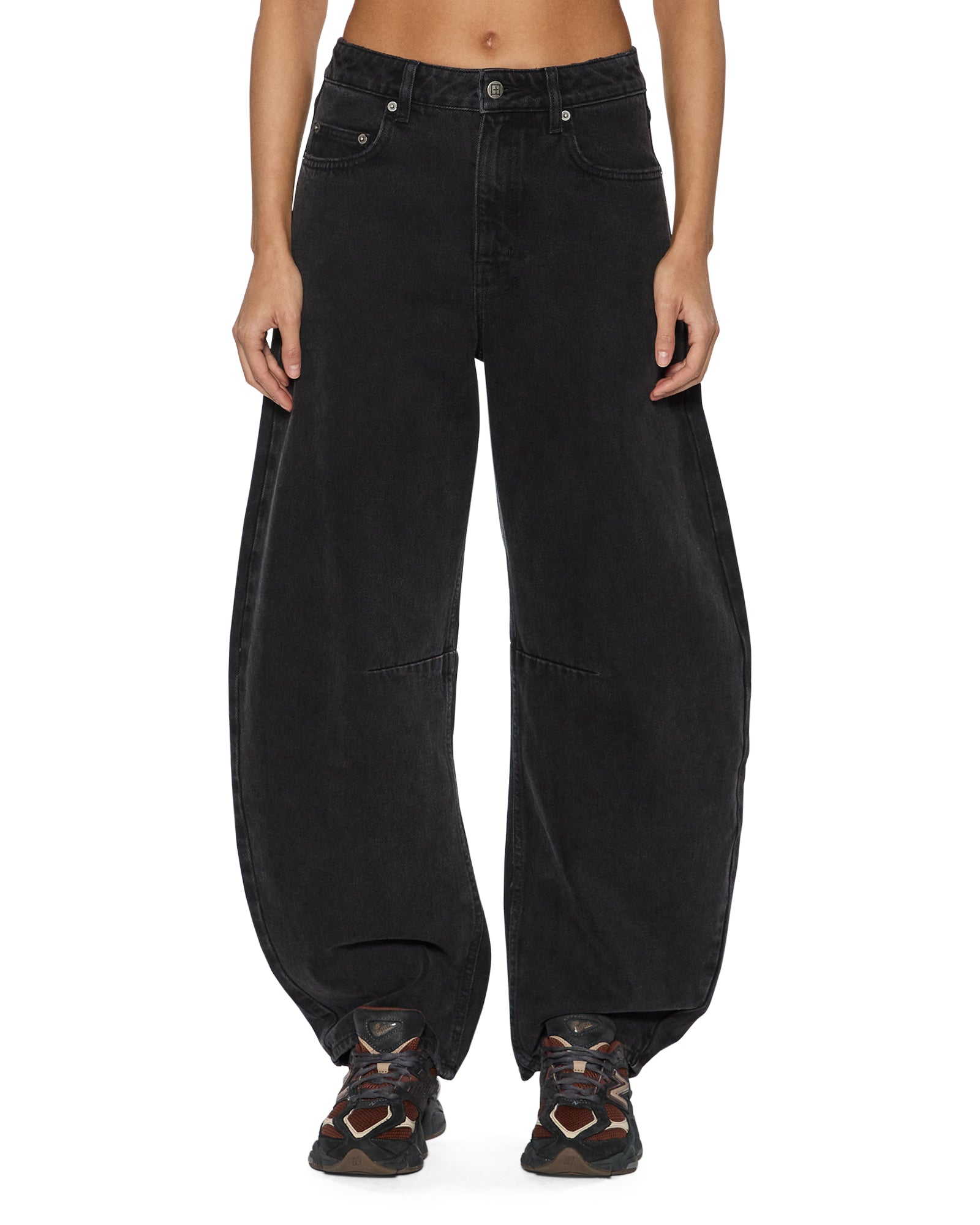 JEANS_BARRELJEANNOIR_1147_2048x.jpg