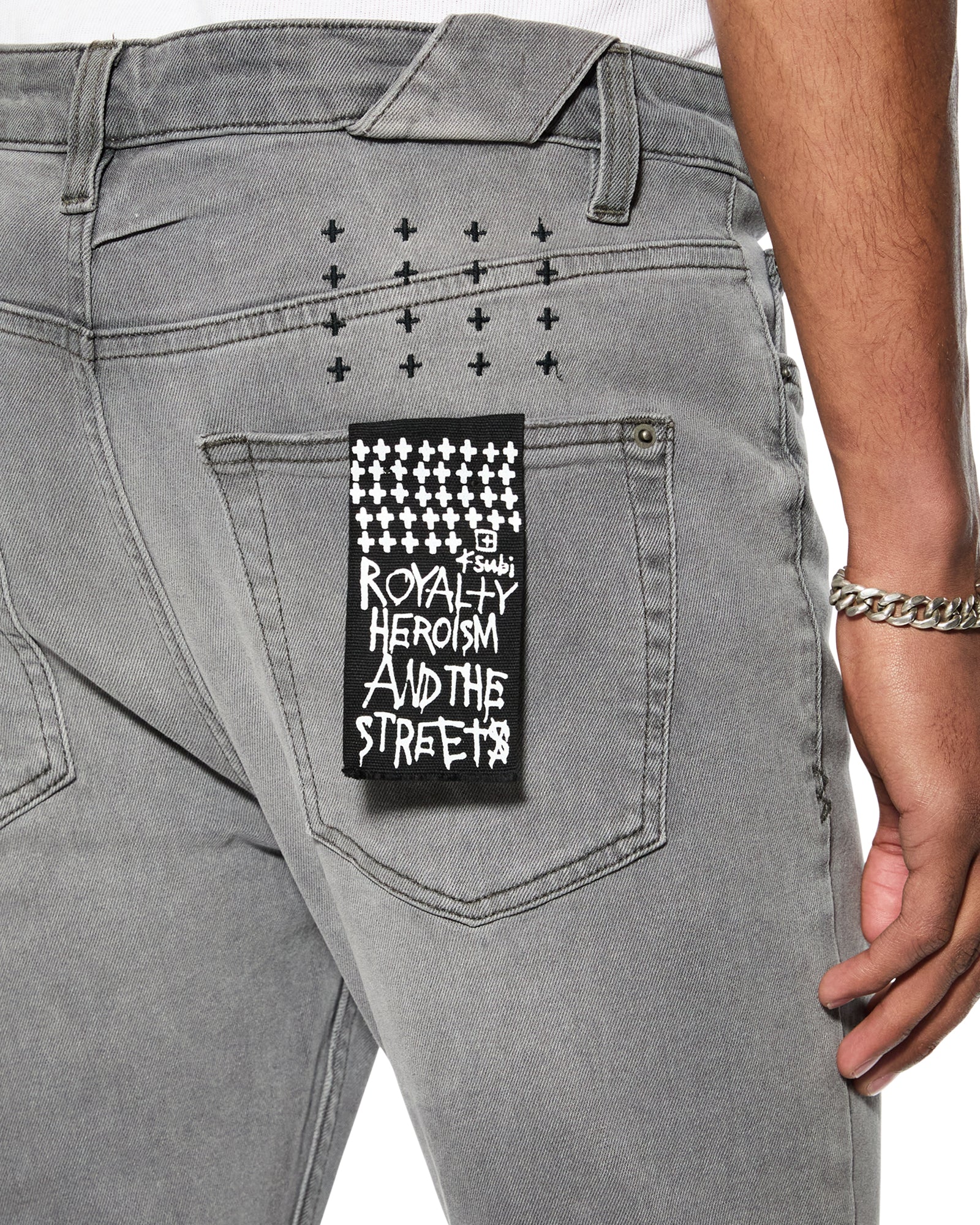 JEANS_CHITCHPRODIGY_629_2048x.jpg