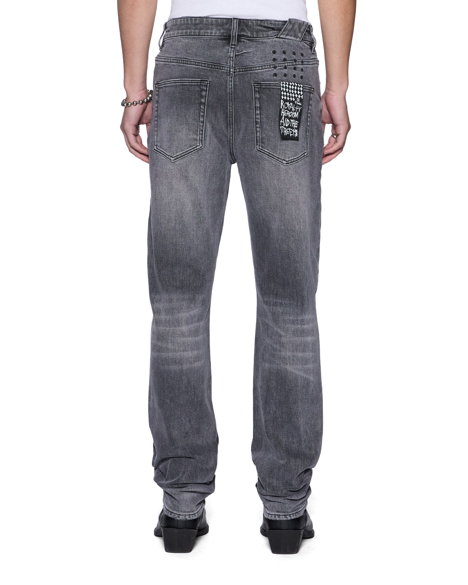 JEANS_CHITCHSINNERSFALLEN_727_2048x.jpg
