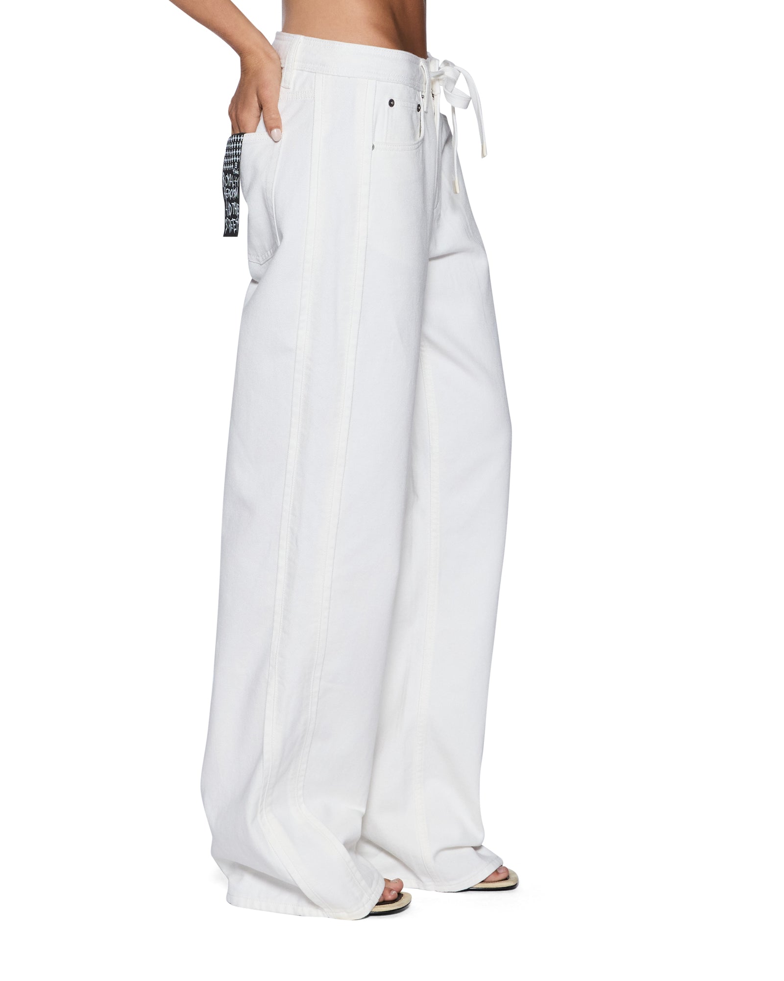JEANS_LOWRIDERTRAKBLANC_850_2048x.jpg