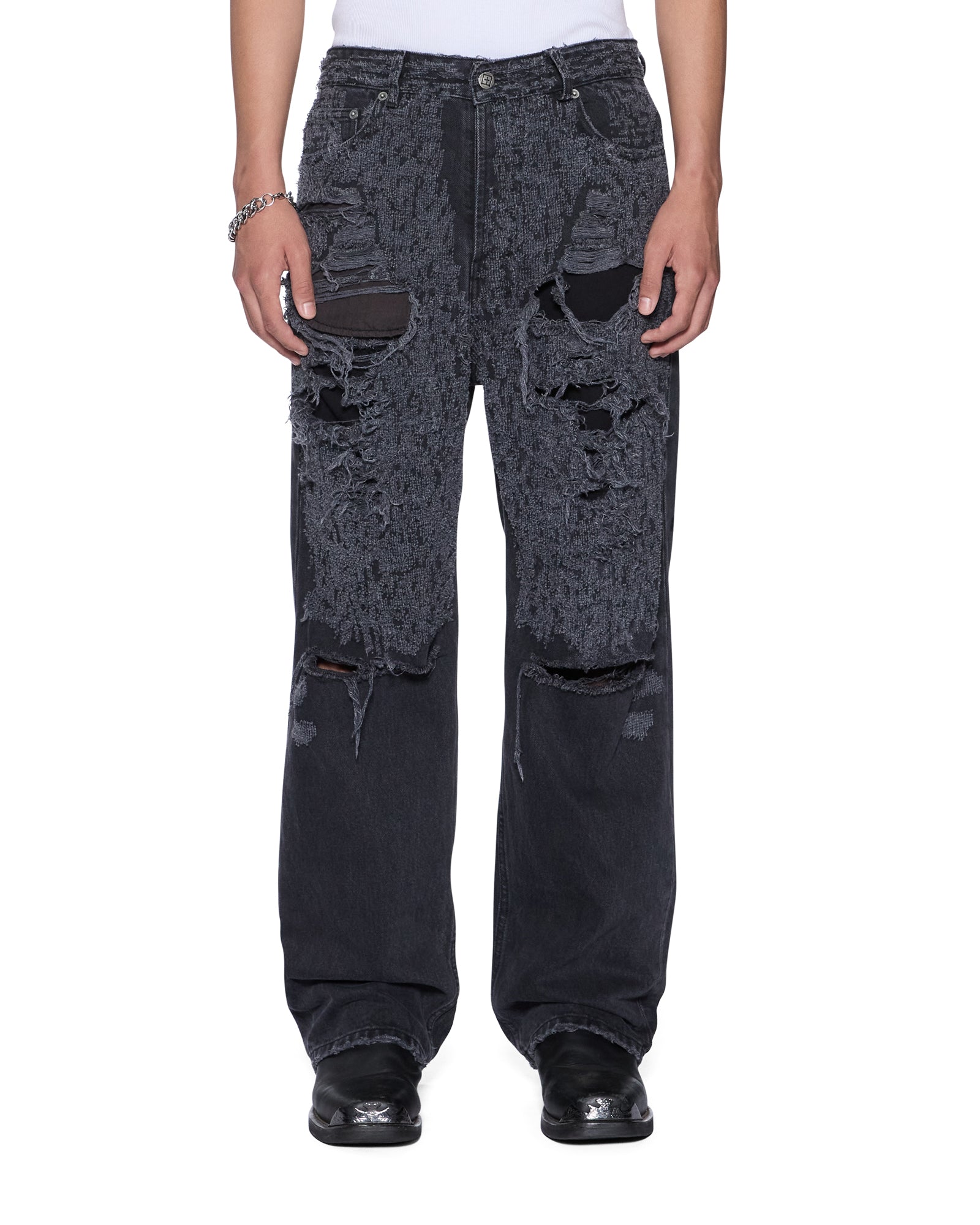 JEANS_MAXXASHERBLACKTRASHED_090_2048x.jpg