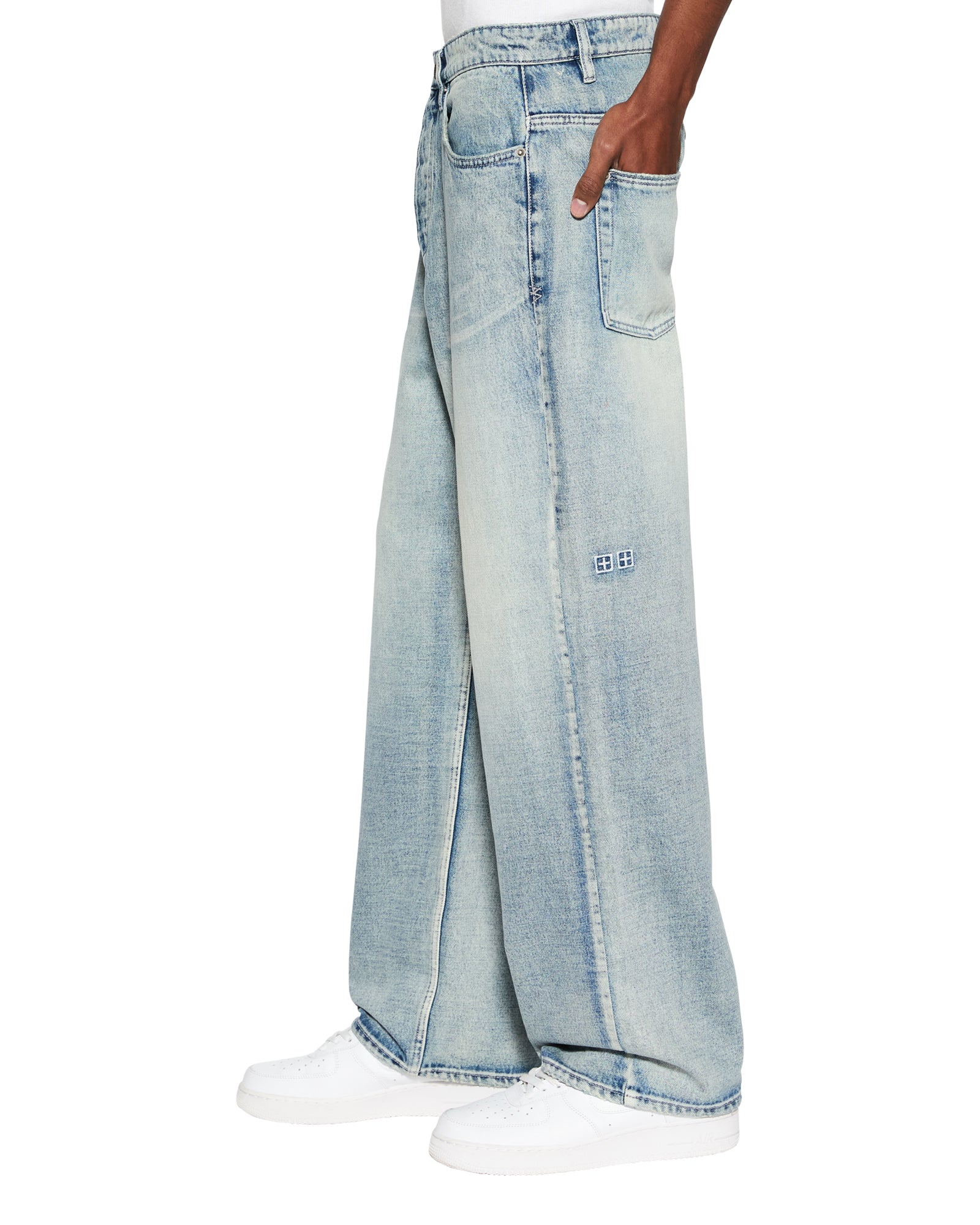 JEANS_MAXXPUNKBLUE_323_2048x.jpg
