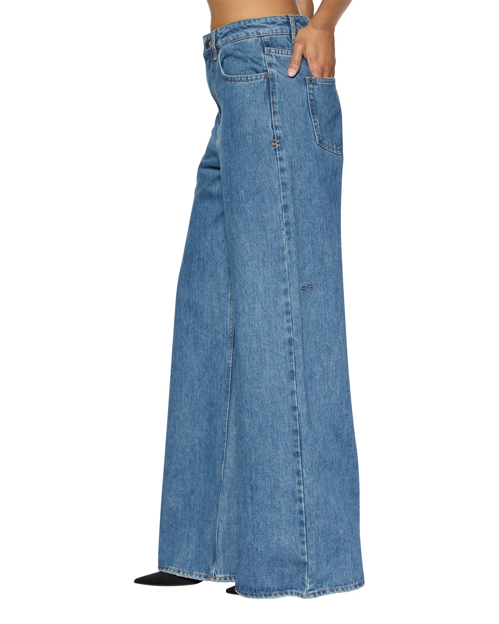 JEANS_STRIDERHERITAGE_1353_2048x.jpg