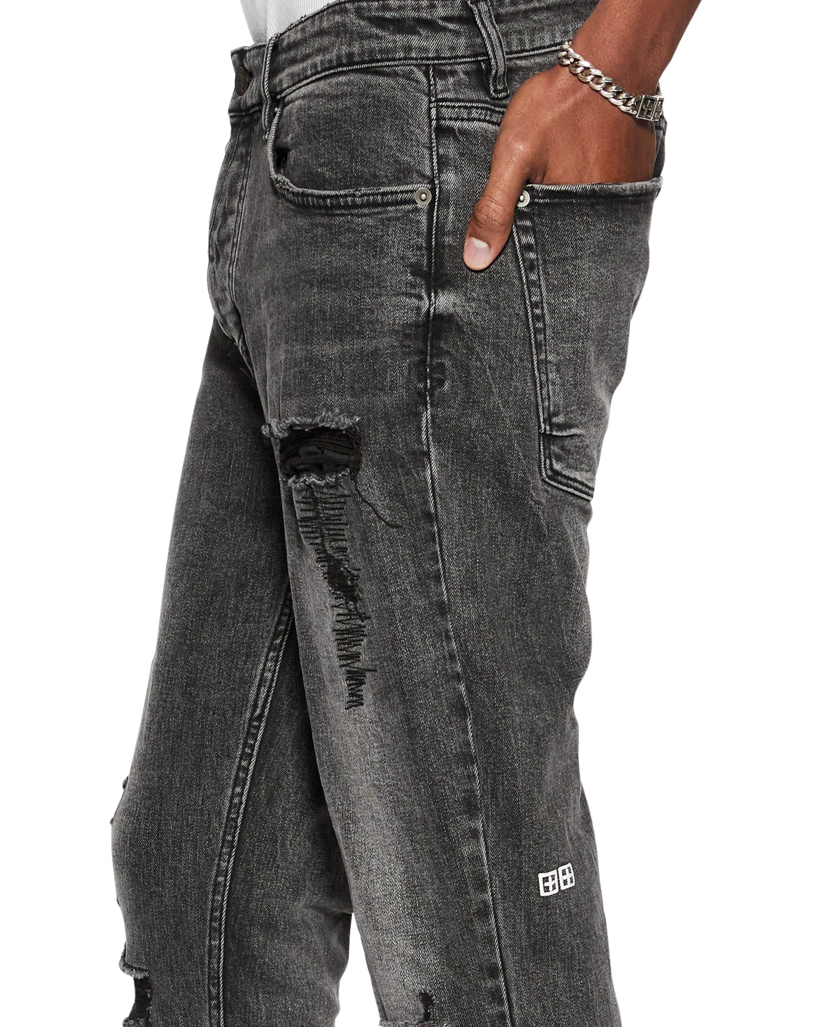 JEANS_VANWINKLEANGSTTRASHED_1361_2048x.jpg