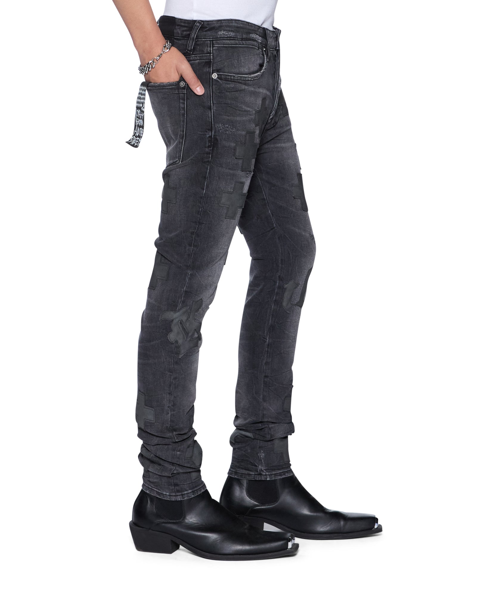 JEANS_VANWINKLEBLAKKMETALIDOLS_708_2048x.jpg