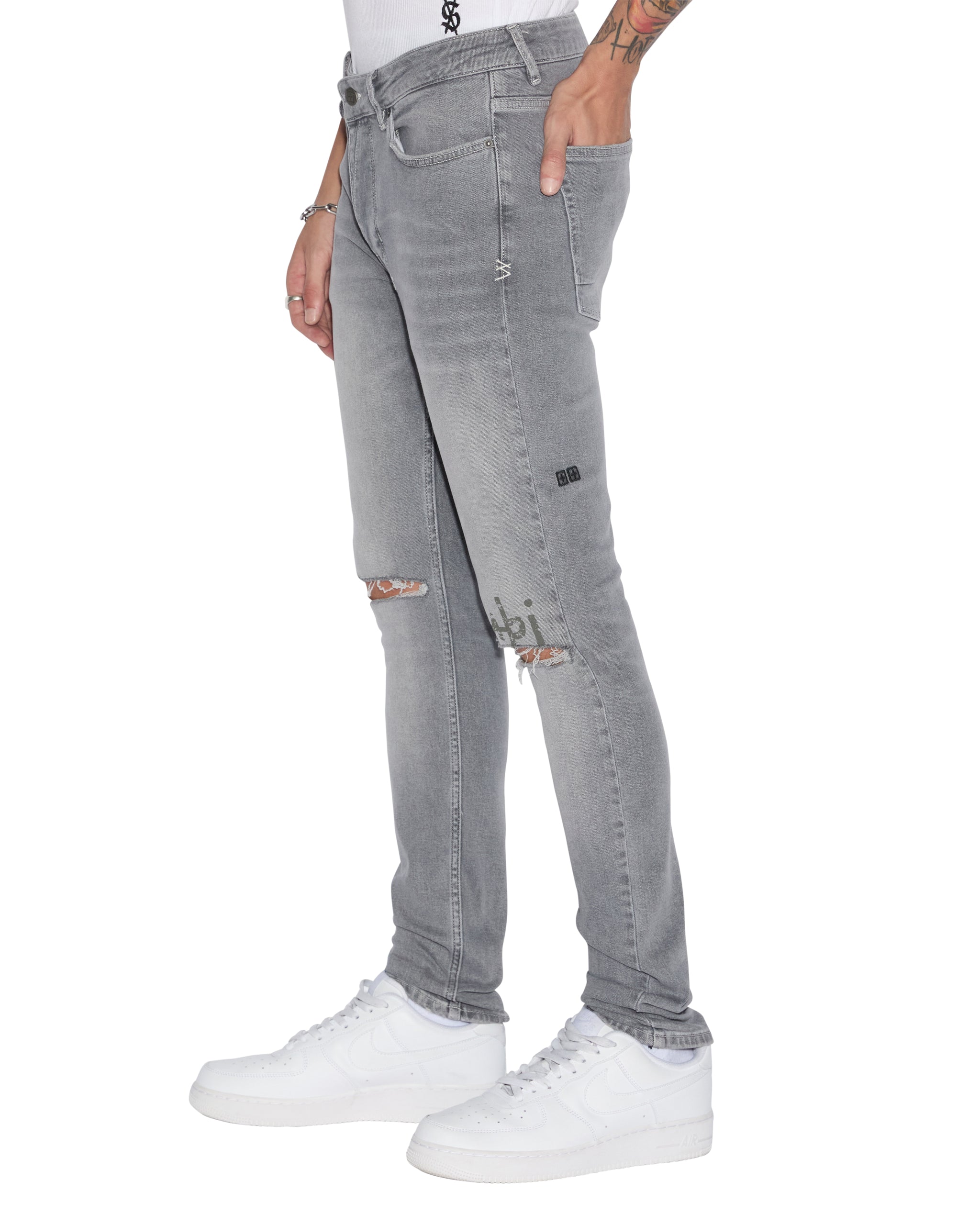 JEANS_VanWinkleThrifted_2778_5bc51a18-6de9-41dd-8e5b-e9055e217e8d_2048x.jpg