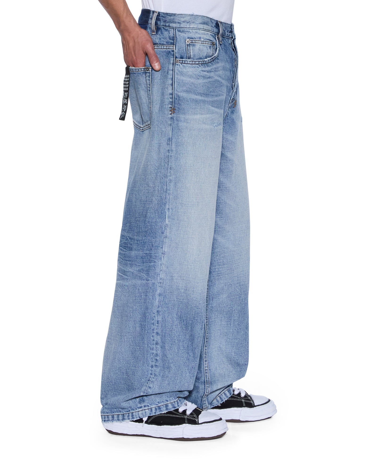 JEANS_maxxdakotablue_725_2048x.jpg