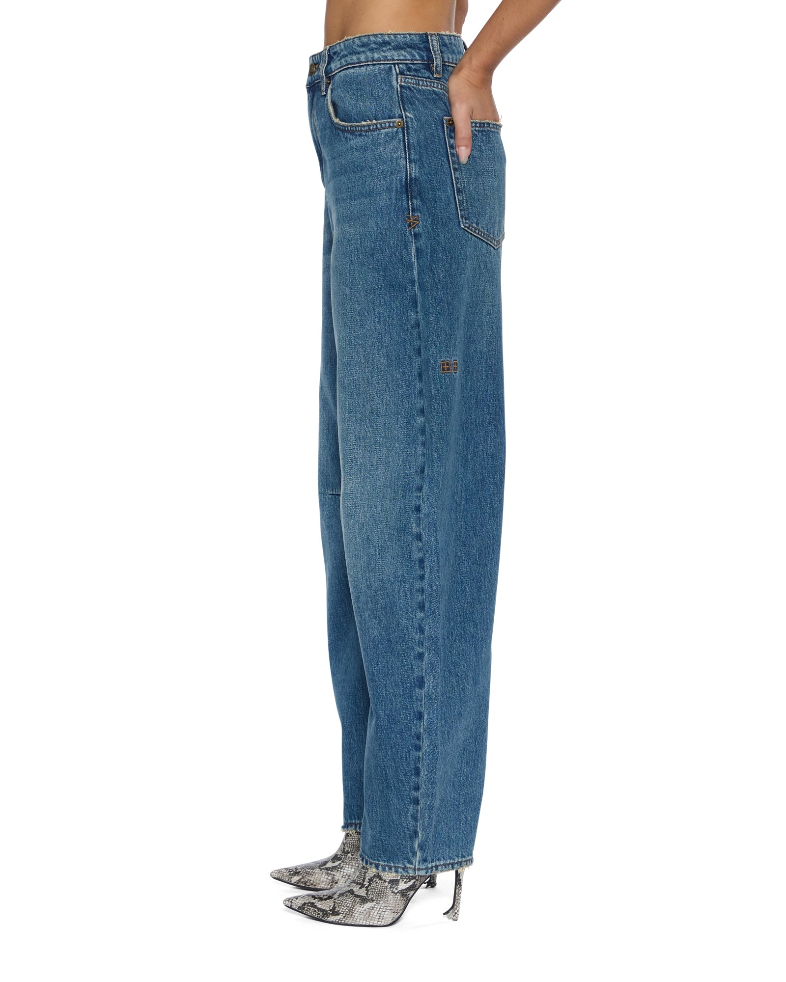 JEAN_BARRELJEANAGED_430_2048x.jpg