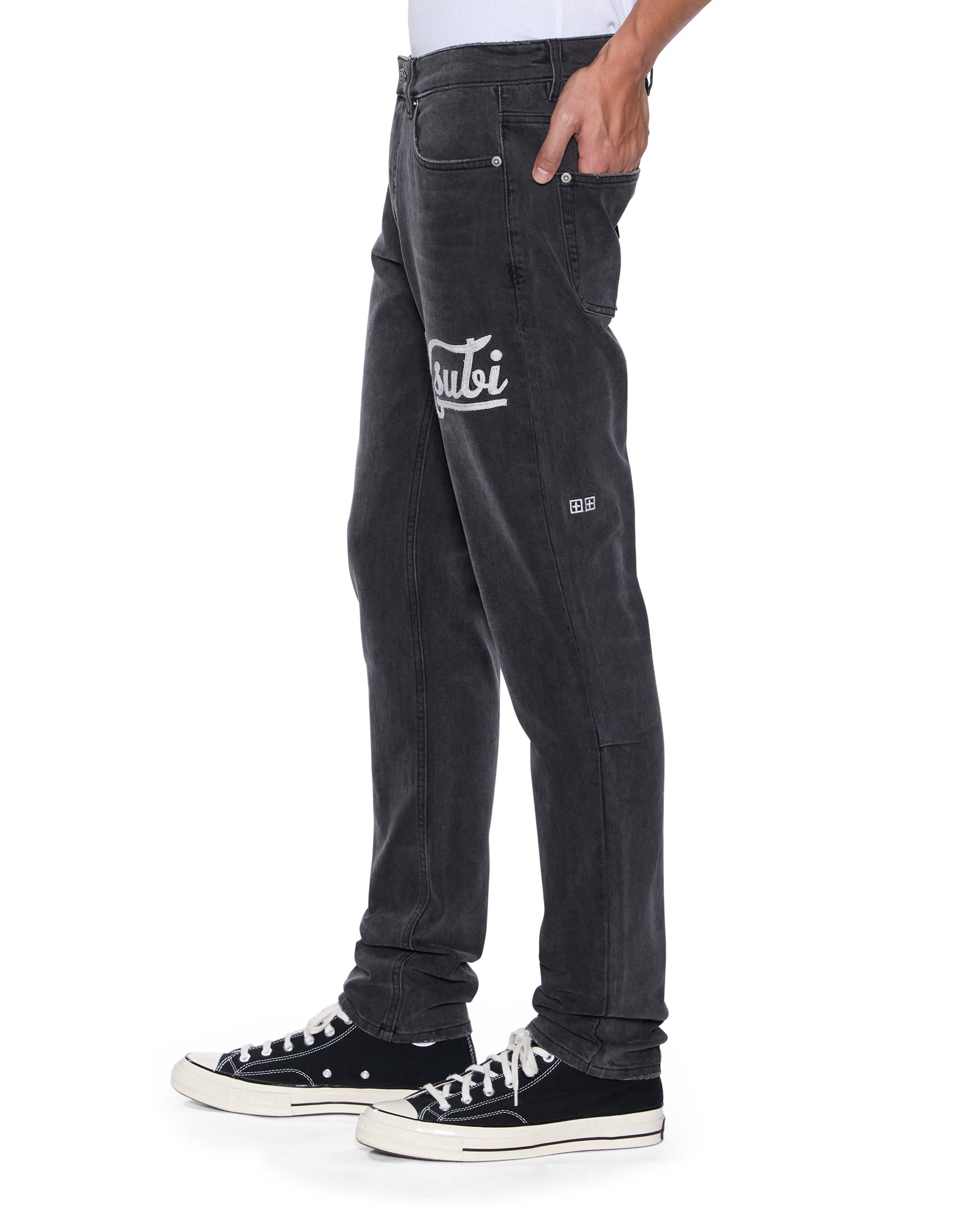 JEAN_CHITCH_POWDERGREY_OUTFIELD_532_2048x.jpg