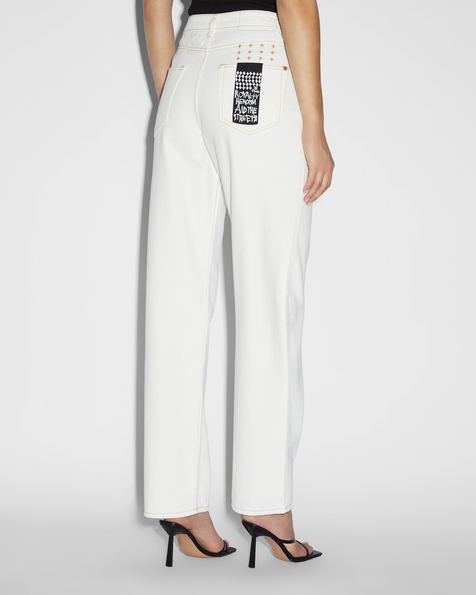 JEAN_RELAXJEANSUGARRUSH_4193_2048x.jpg