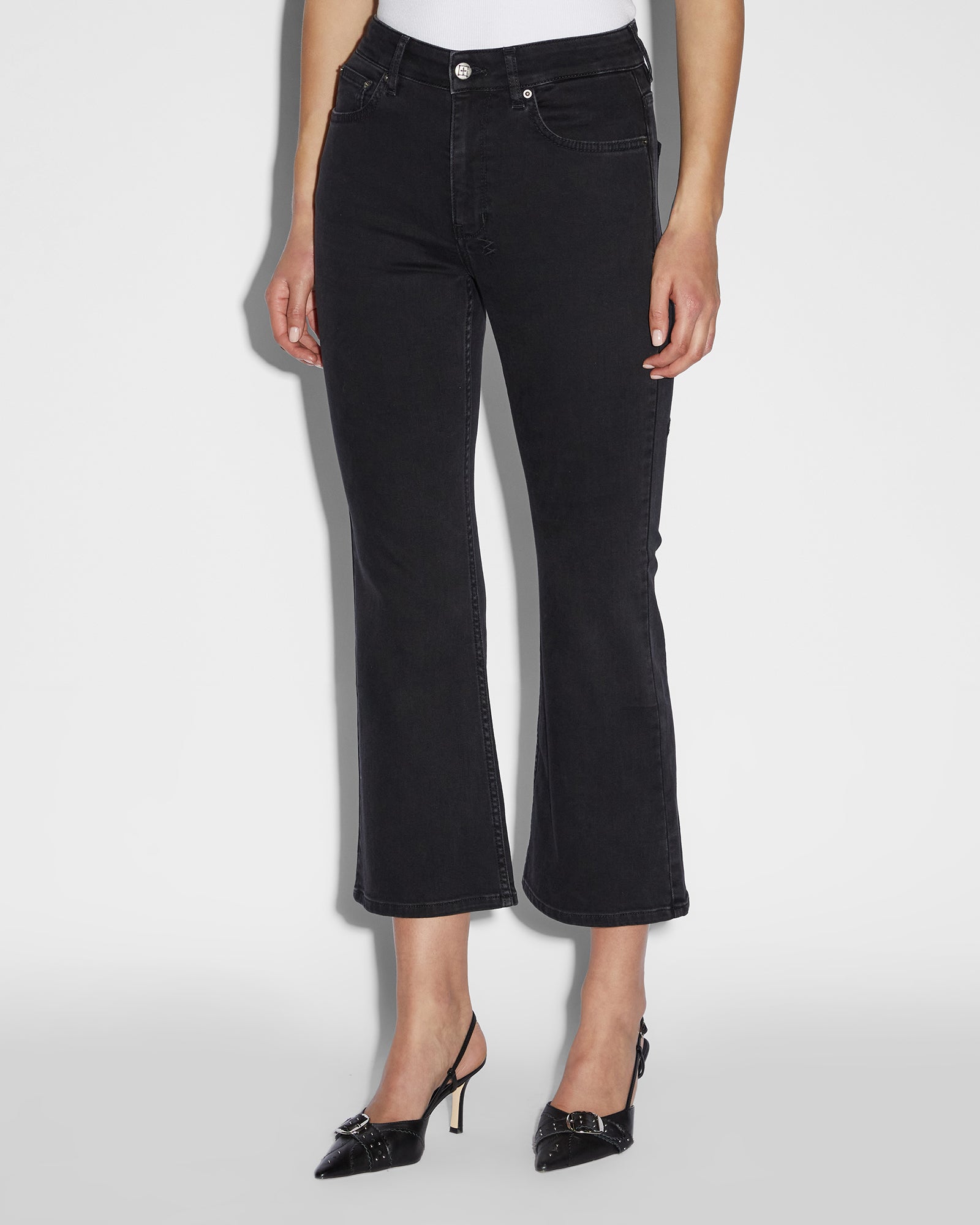 JEAN_SOHOCROPSTEALTH_1535_2048x.jpg