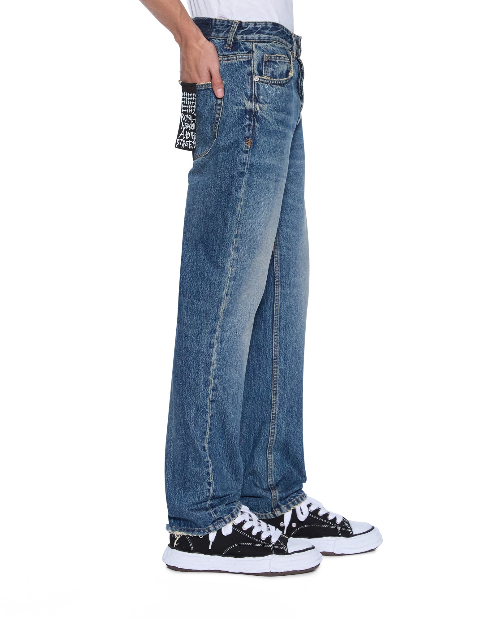 JEAN_hazlowrelik_540_2048x.jpg