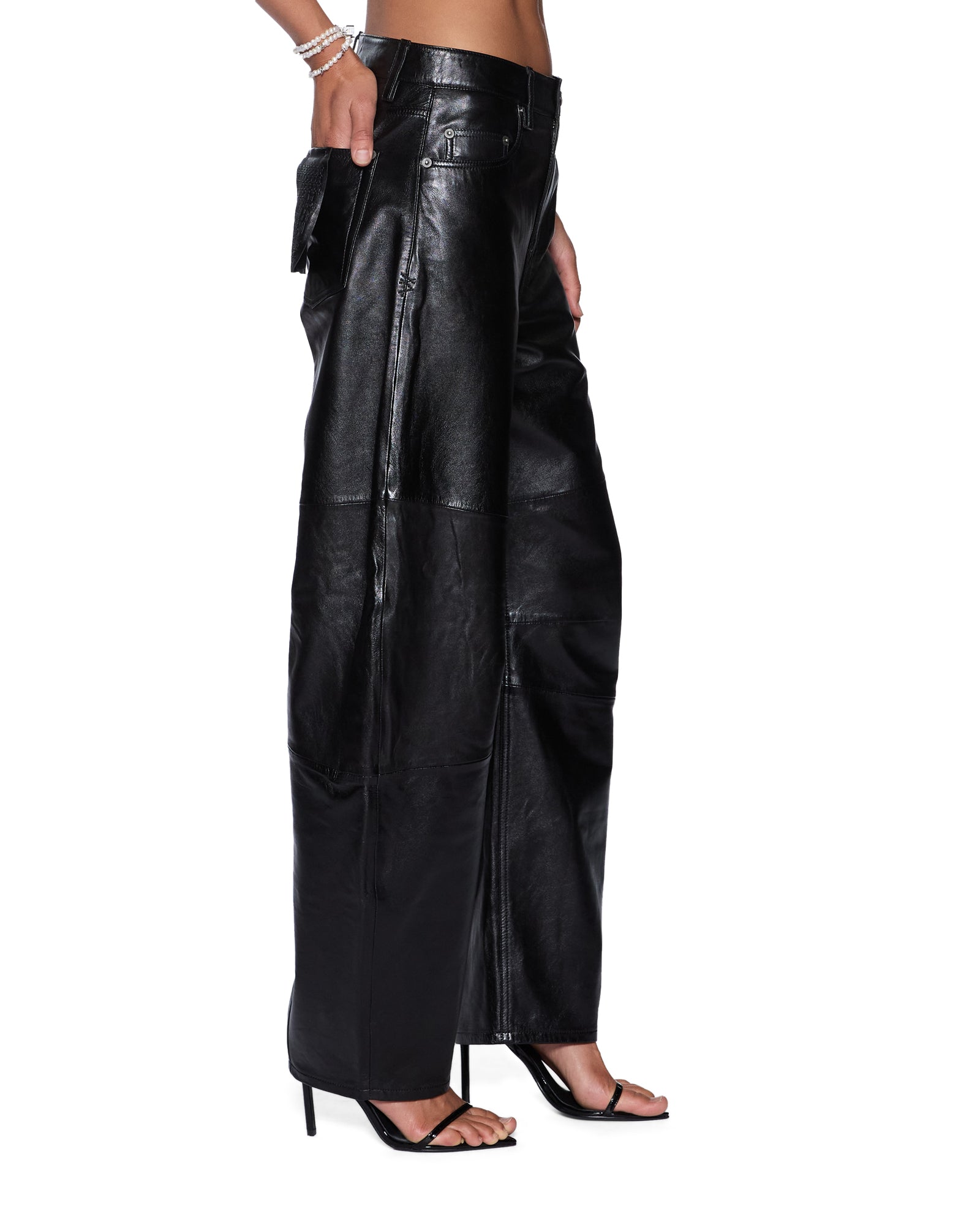 PANTS_BARRELPANTBLACK_667_2048x.jpg