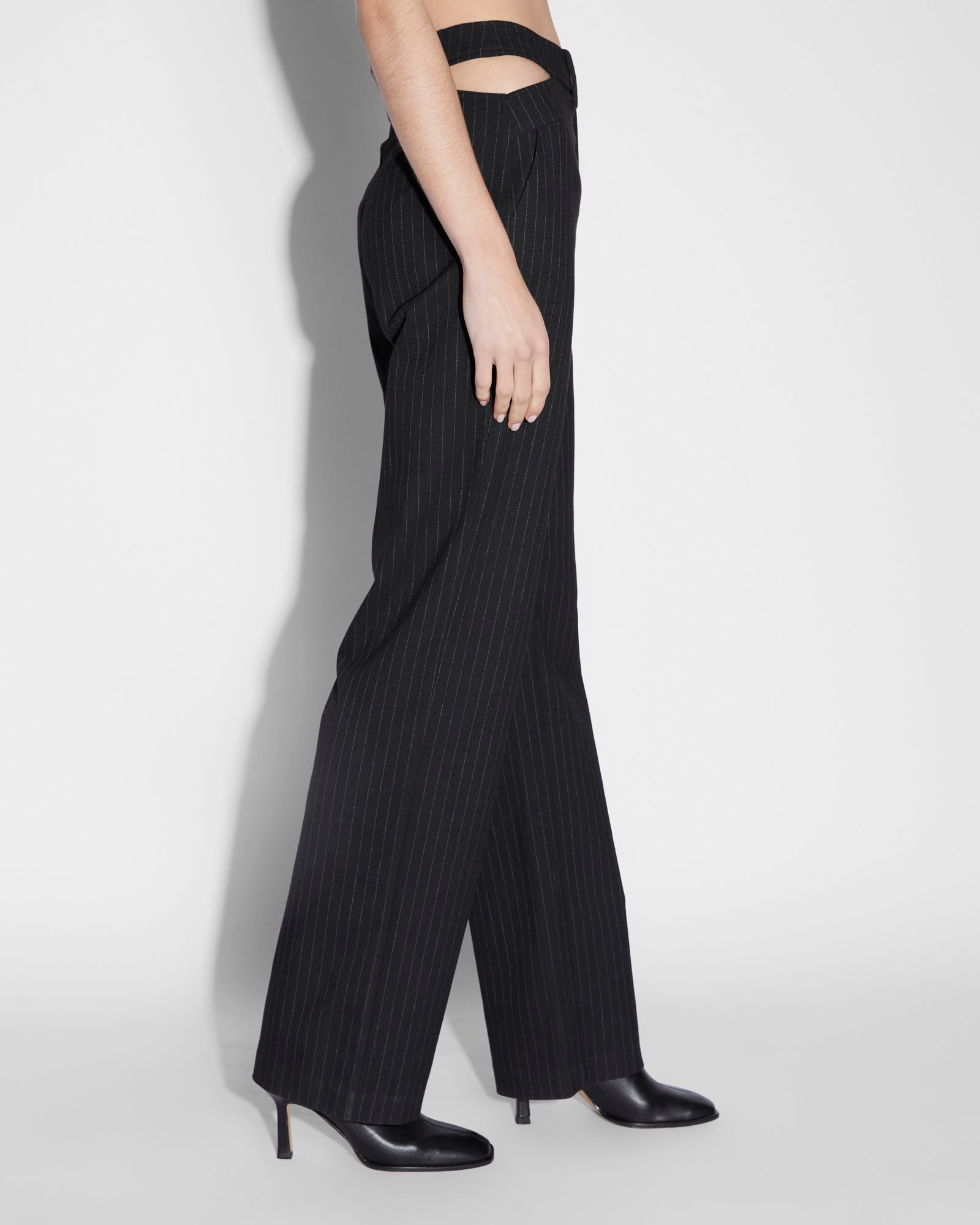 PANTS_DETTACHED_TROUSER_KLASSIC_1646_2048x.jpg