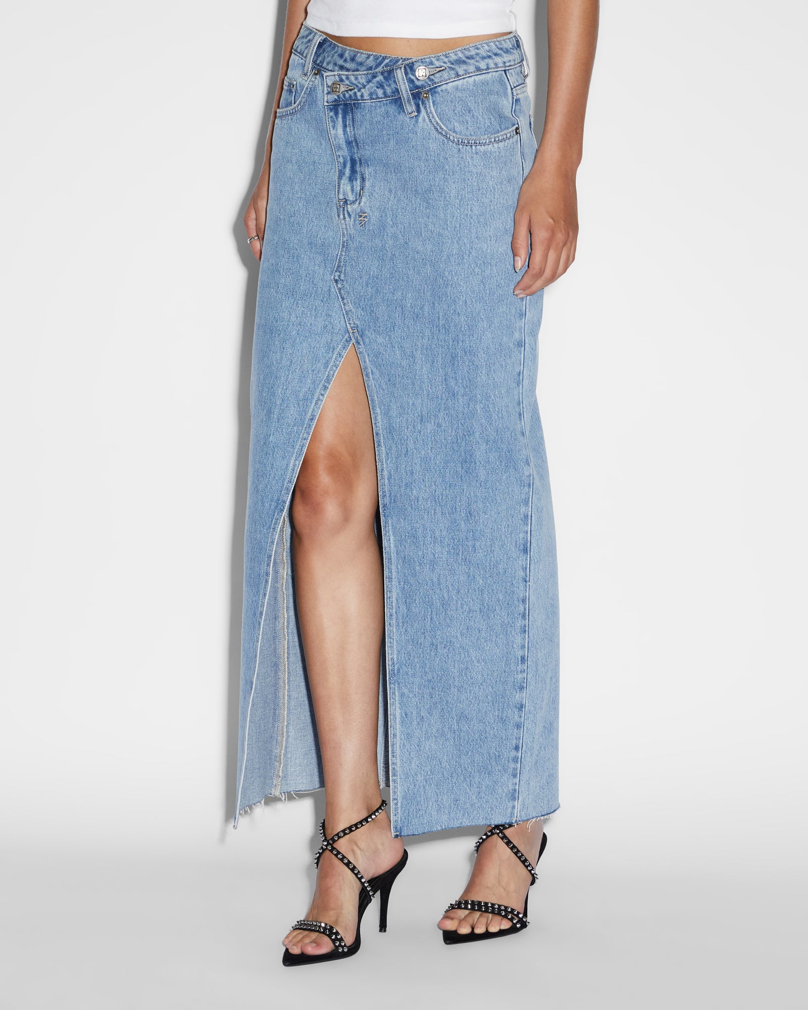 SKIRT_RELAXMAXISKIRTAUTHENTIK_405_2048x.jpg