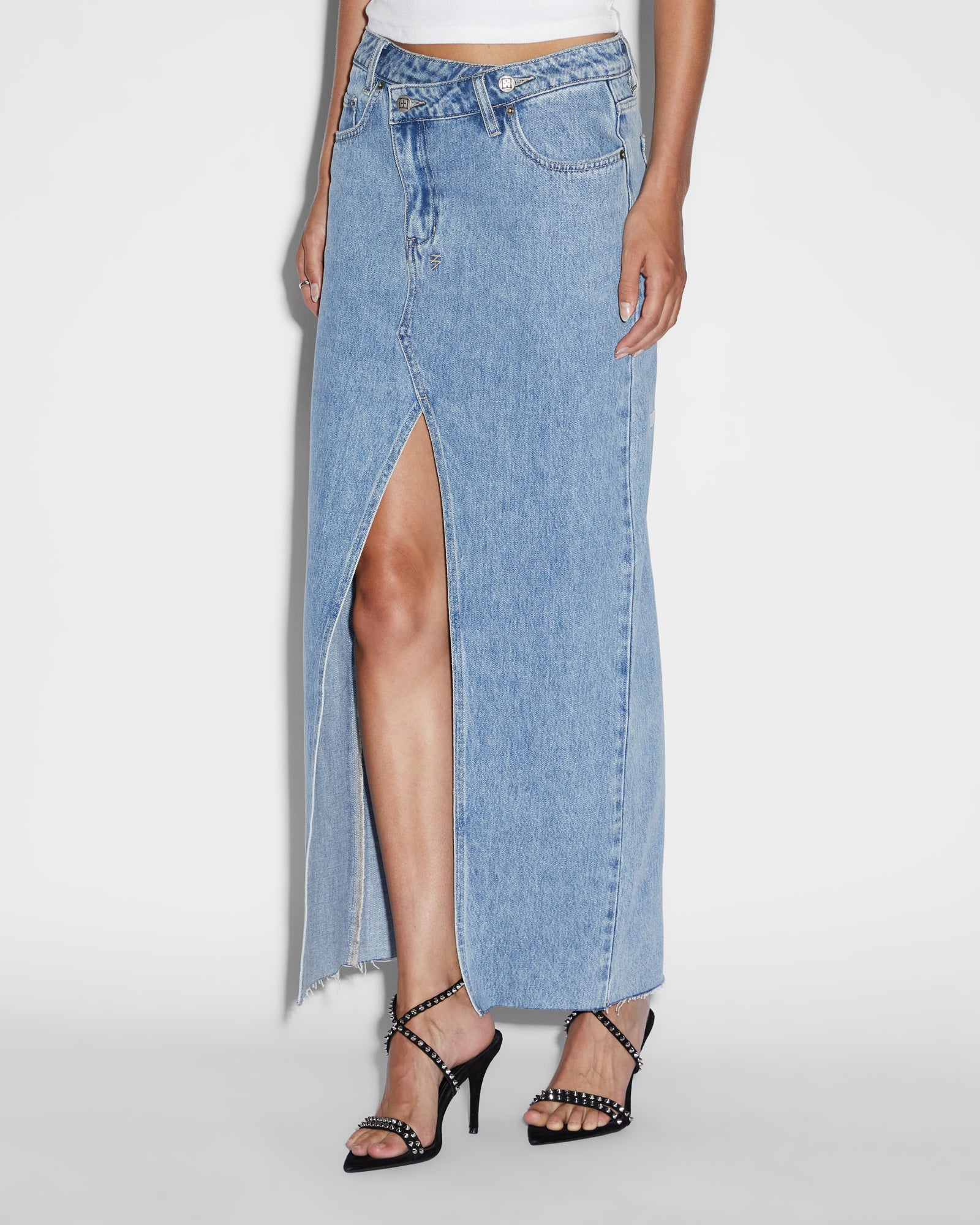 SKIRT_RELAXMAXISKIRTAUTHENTIK_414_2048x.jpg