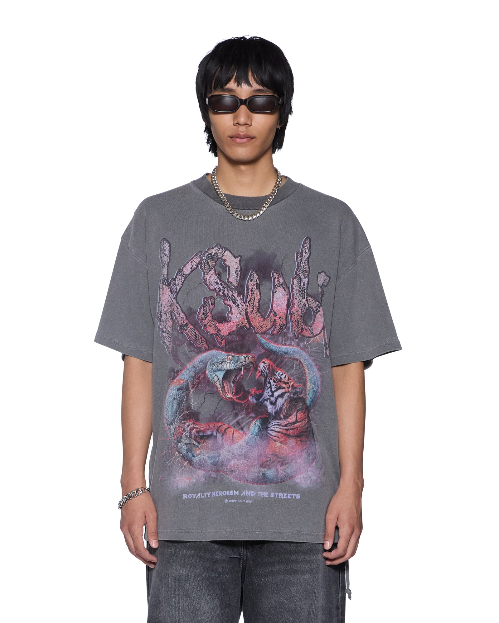 TEES_KNOTTEDEKCESSSSTEECHARCOAL_318_2048x.jpg