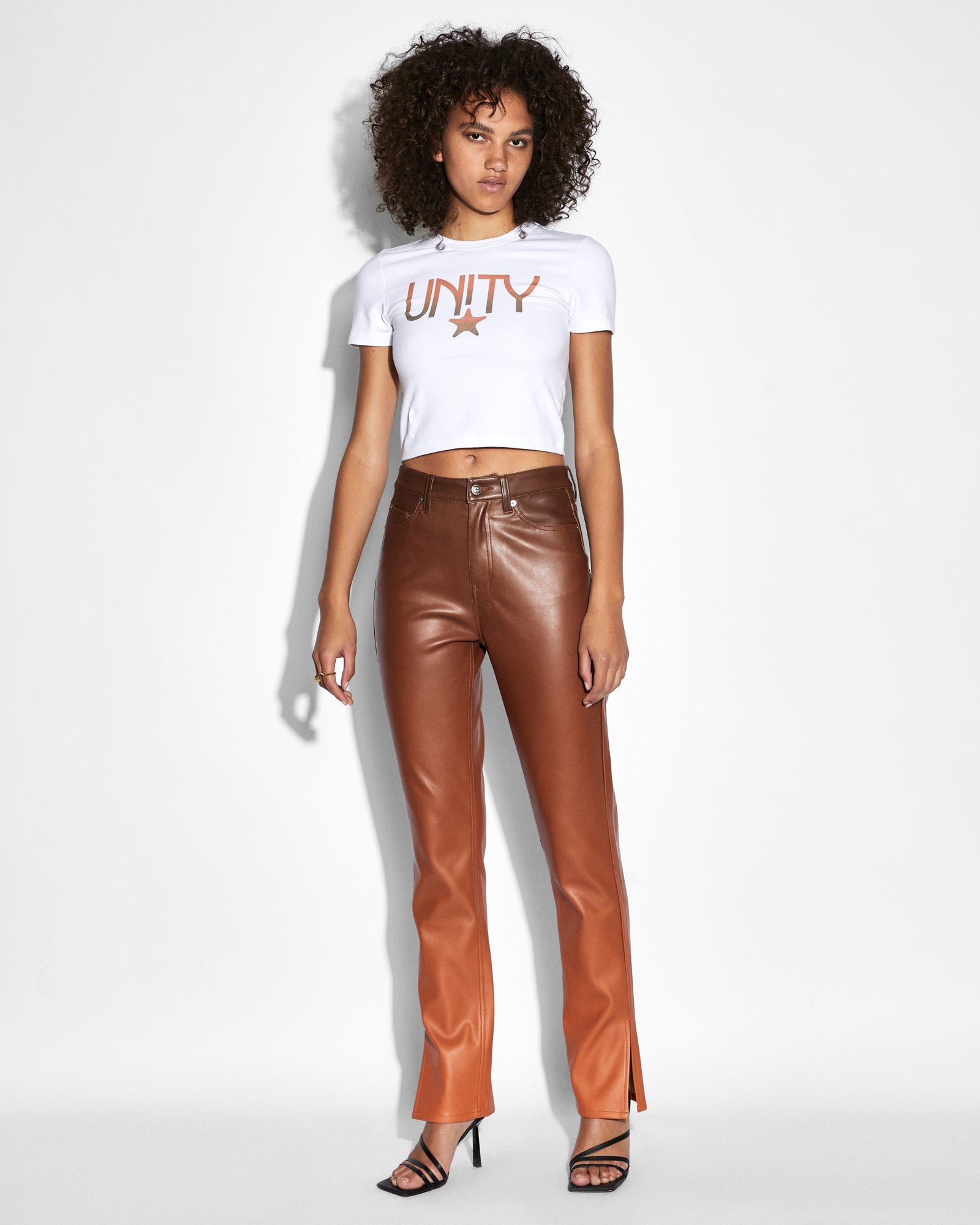 TEE_UNITY_STAR_BABY_WHITE_3607_2048x.jpg