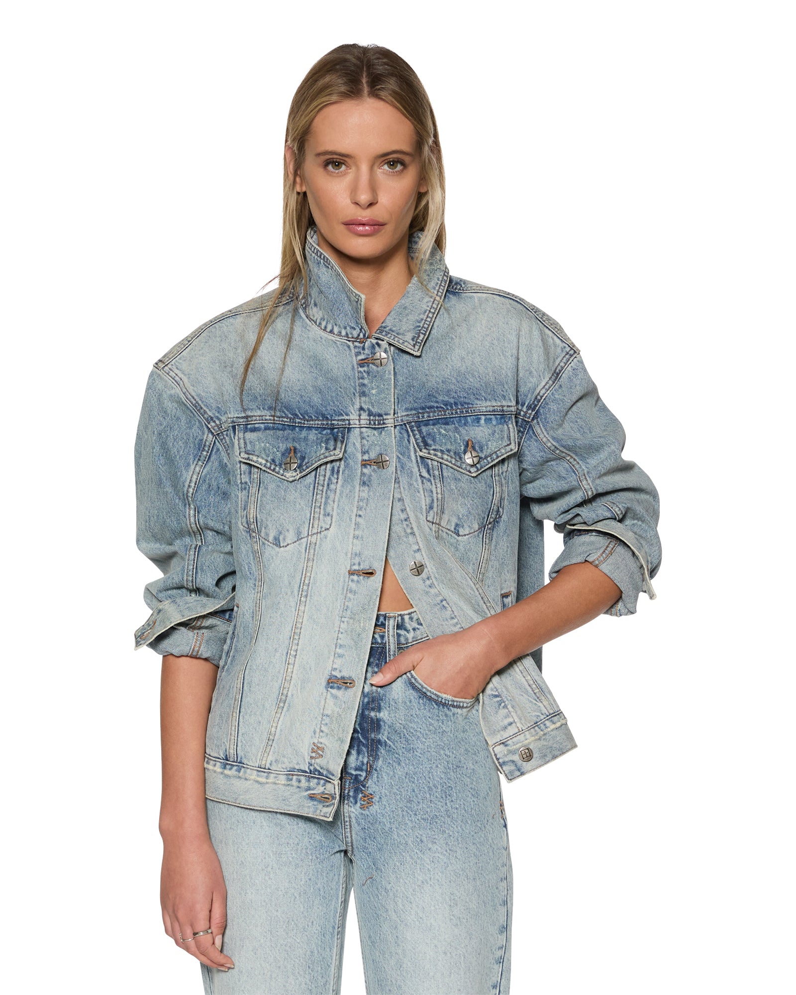TOPS_OVERSIZEDJACKETKARMA_1419_2048x.jpg