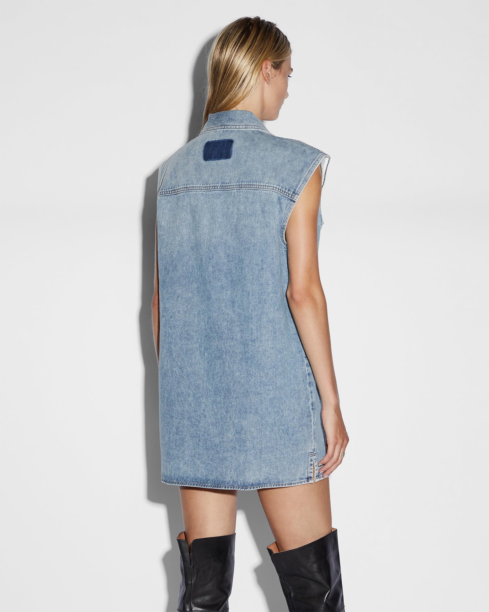 TOP_SLEEVELESS-SHIRT-OVERKAST_2706_2048x.jpg