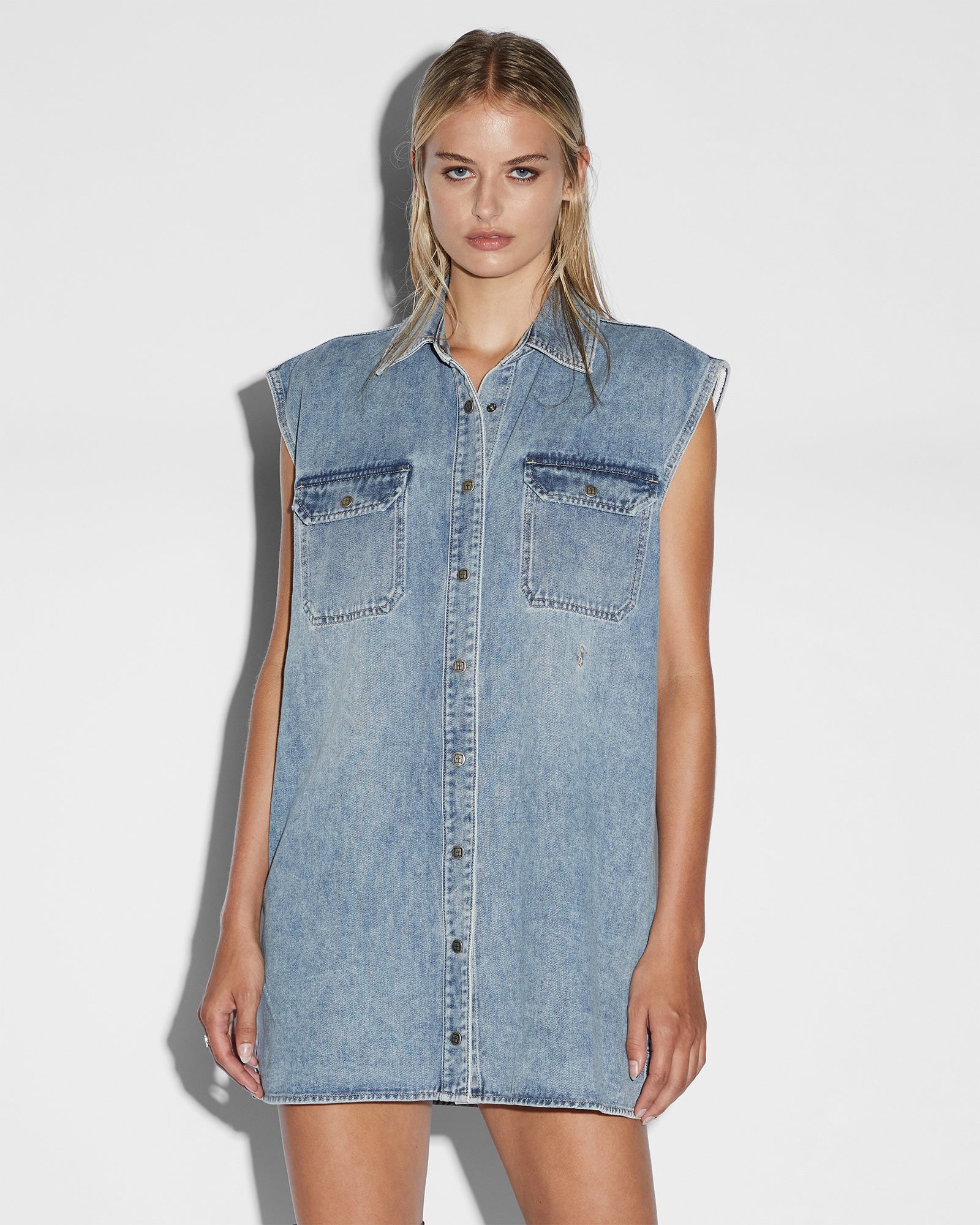 TOP_SLEEVELESS-SHIRT-OVERKAST_2732_2048x.jpg