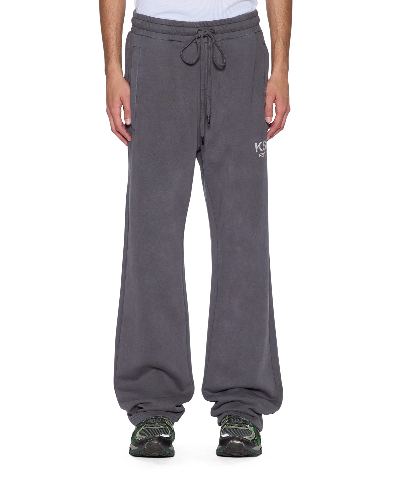 TRACKPANT_STATESYNTHESISTRAKPANTCHARCOALFADE_504_4cdf97d2-466b-47c3-beaa-7ad5950e64fd_2048x.jpg