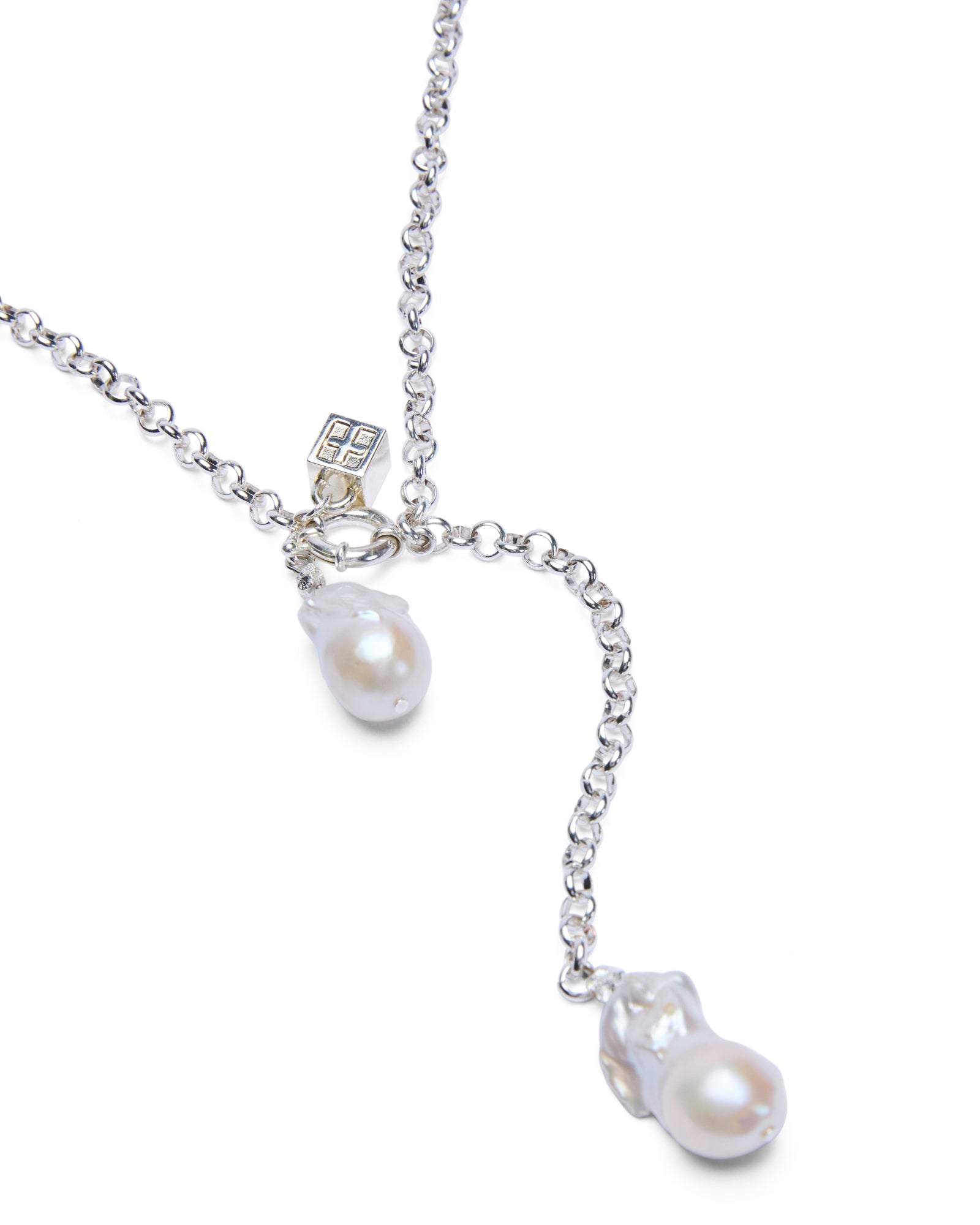 TWINZPEARLNECKLACESILVER_089_2048x.jpg