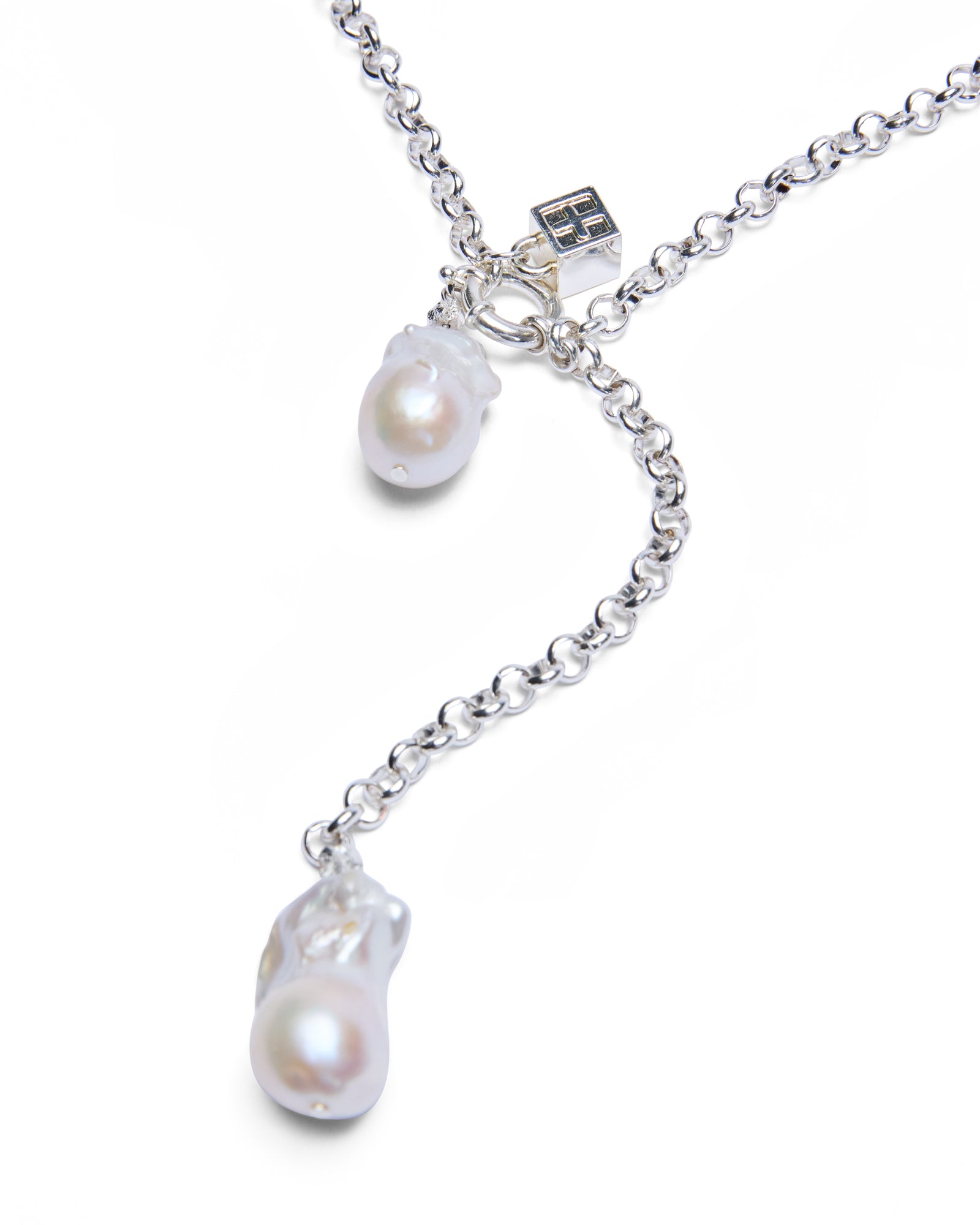 TWINZPEARLNECKLACESILVER_095_2048x.jpg
