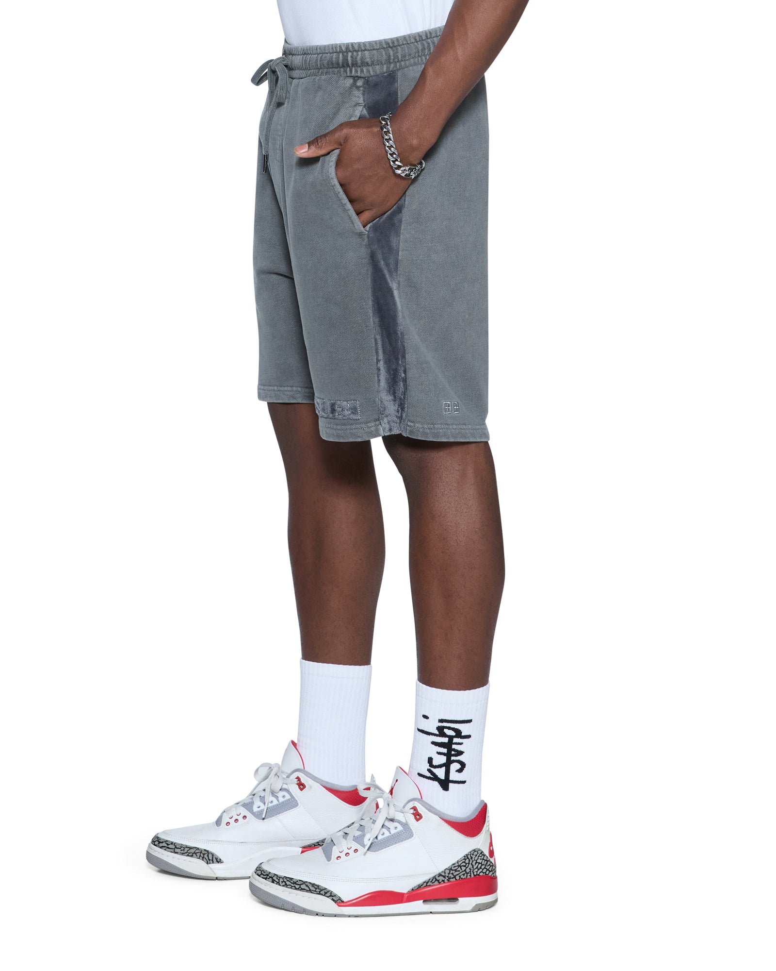 WALKSHORTS_4X4REVAMPTRAKSHORTCHARCOAL_621_2048x.jpg